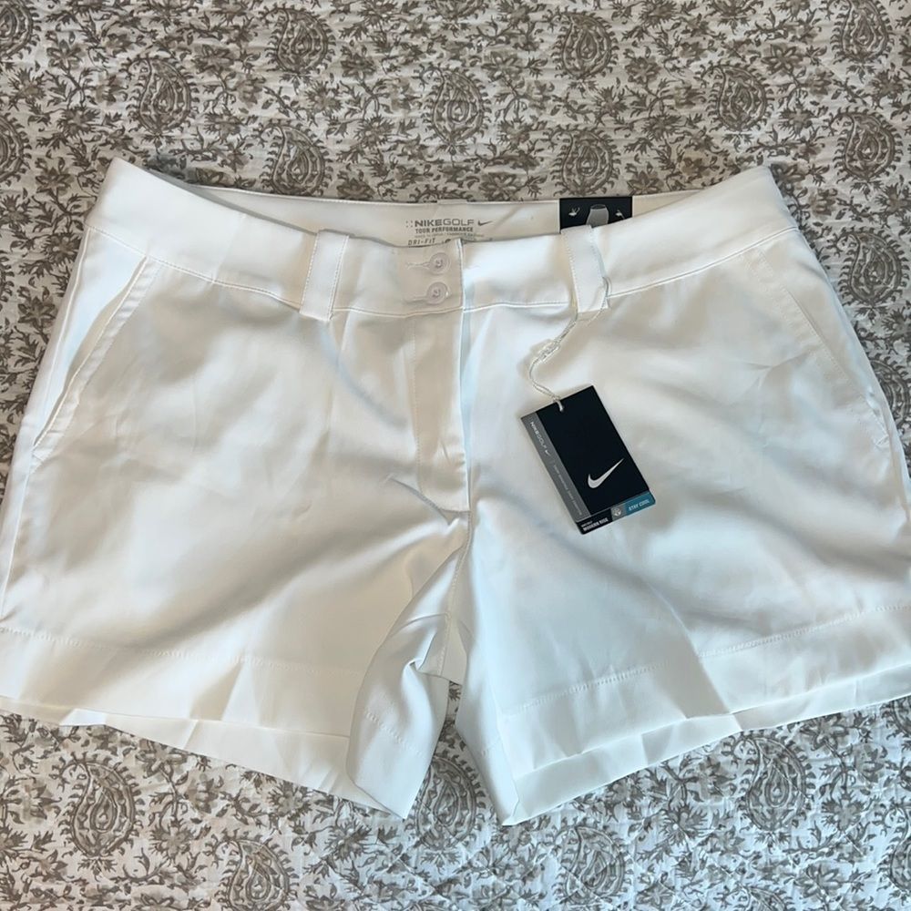 Nike - Women’s Golf Short - white - Size 14 - NWT